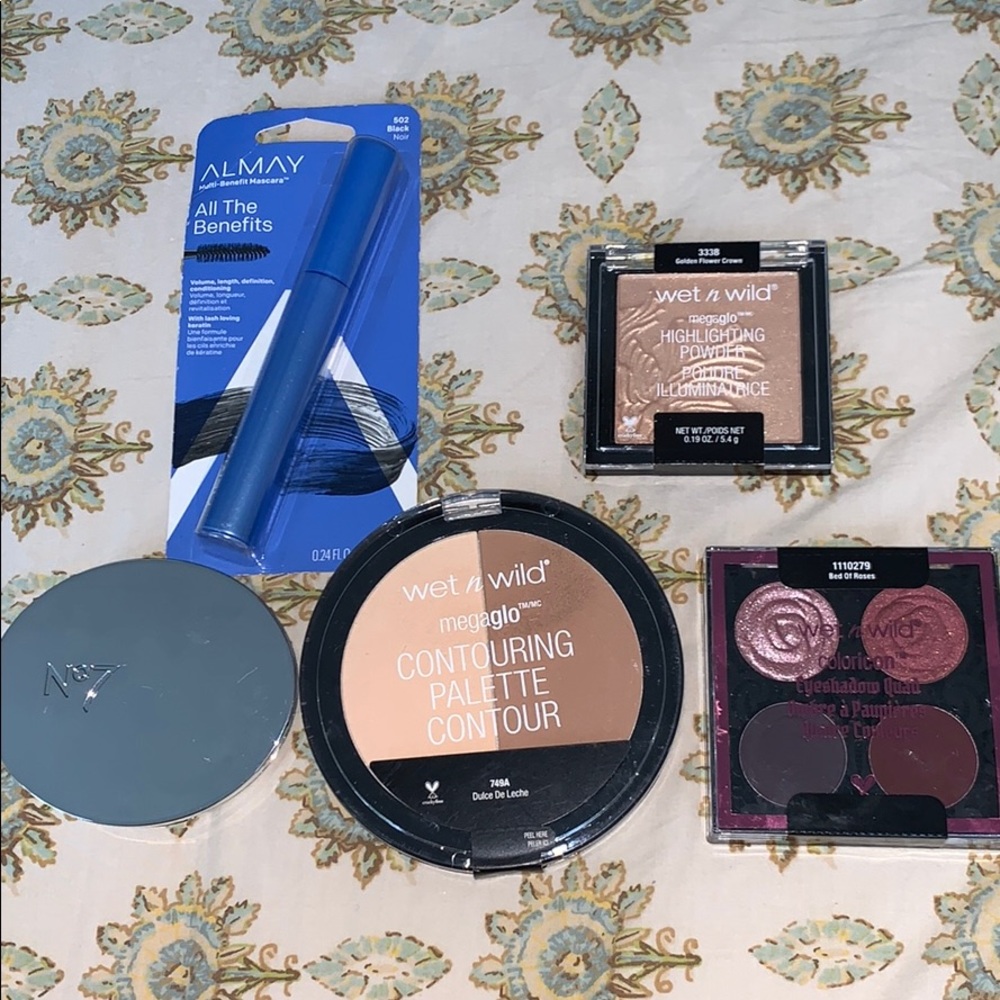 Makeup bundle